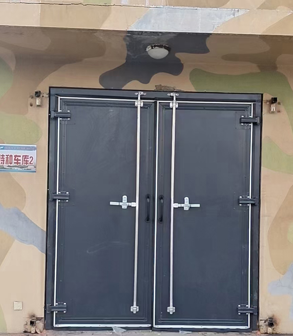 西和工业平开门