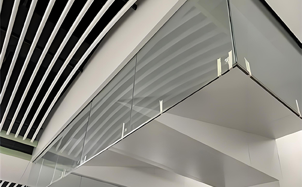 西和玻璃挡烟垂壁