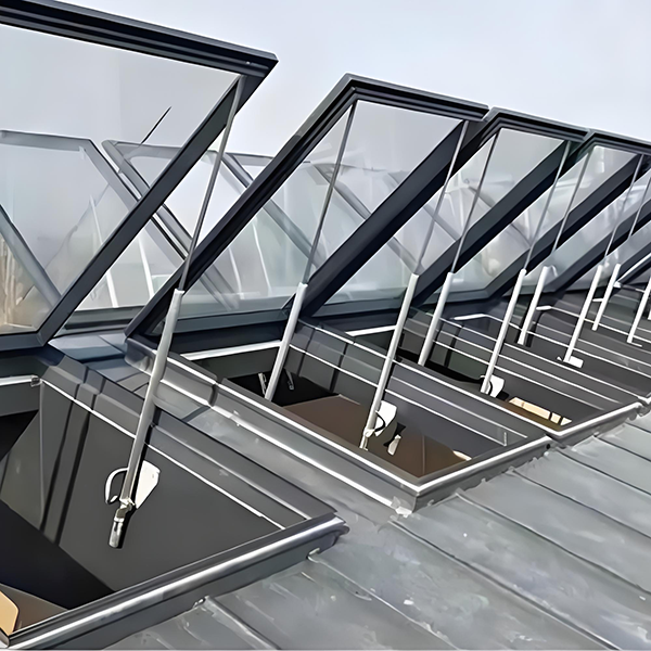 消防西和排烟窗