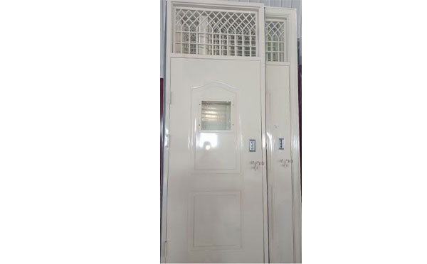 西和学校教室门