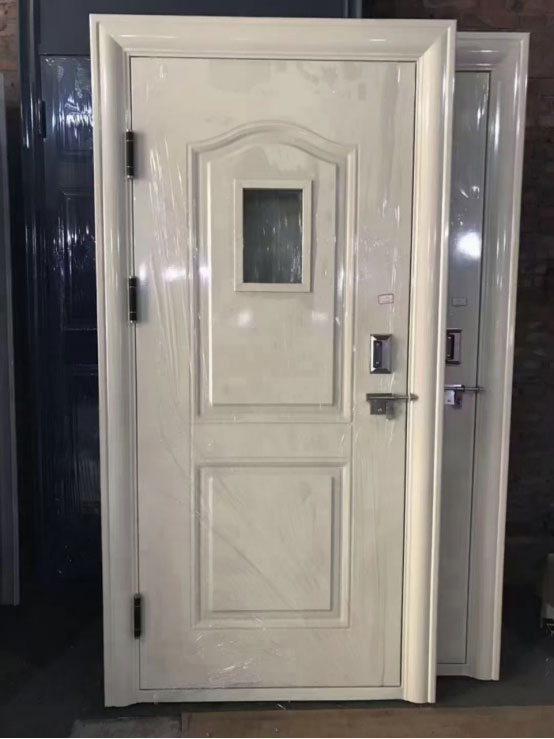 西和学校教室门