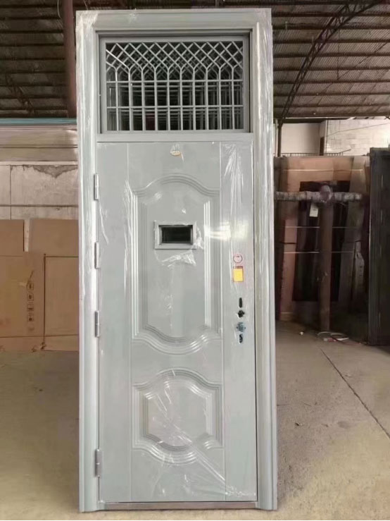 西和学校教室门