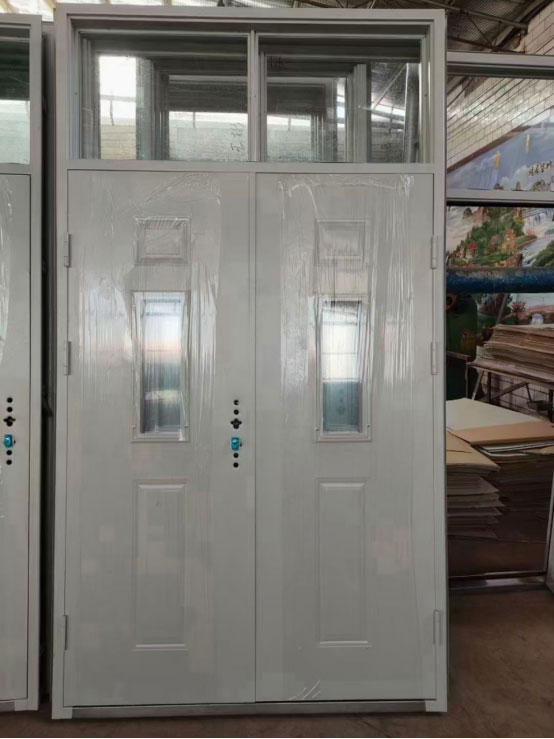 西和学校教室门