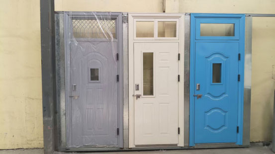 西和学校教室门