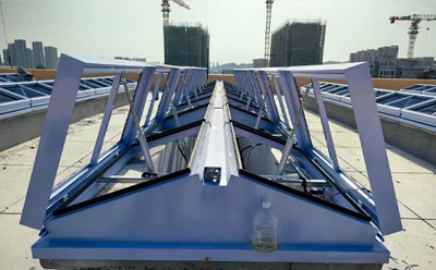 西和排烟窗的设置要求