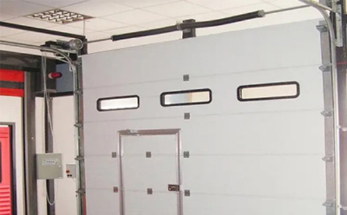 西和工业提升门的安装方法