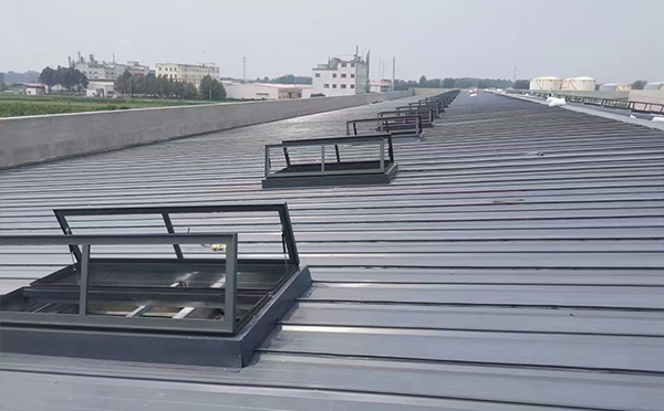 某中学室内体育馆西和排烟窗改造项目