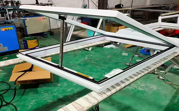 某地下车库出入口西和排烟窗配置工程