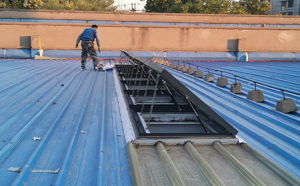 某区域性物流仓储中心西和排烟窗系统安装项目