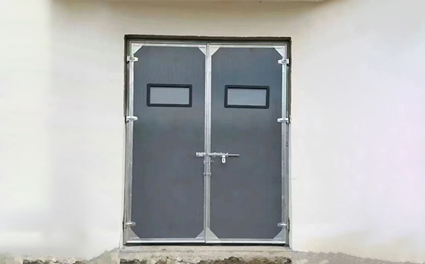 西和工业门在高温作业区域的运行表现